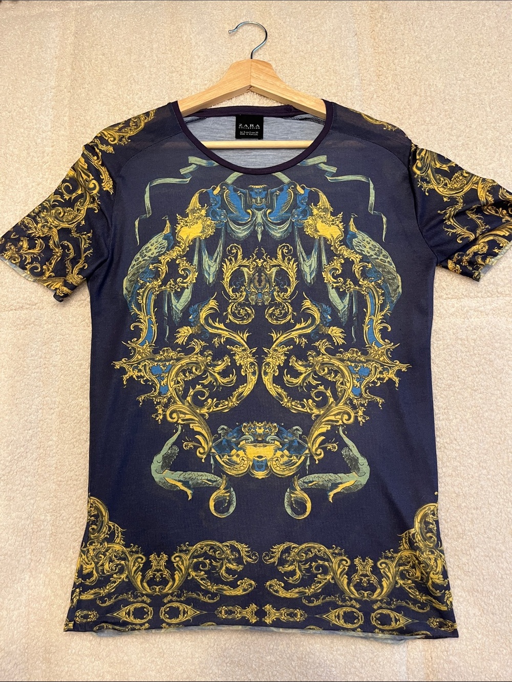Zara Navy Tee with Gold Baroque Print { Men’s S = Boy’s L or XL}